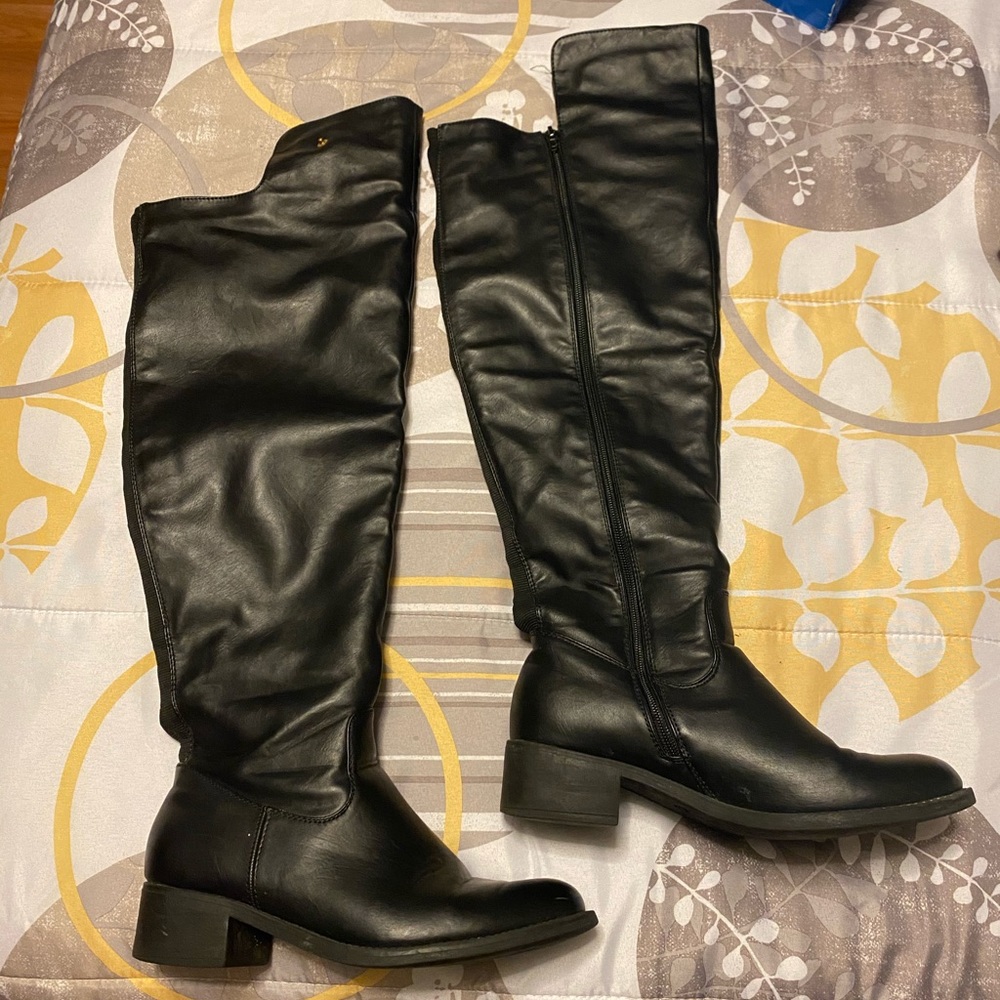 TALL BLACK KNEE HIGH BOOTS
